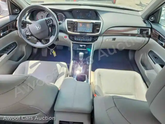 2017 Honda Accord 1HGCR3F88HA044143 — hoton gwanjo Copart na 8