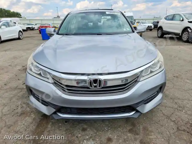 2017 Honda Accord 1HGCR3F88HA044143 — hoton gwanjo Copart na 5
