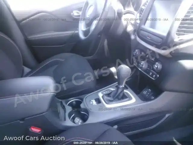 2016 Jeep Cherokee 1C4PJLCB6GW291220 — Iaai auction photo 5