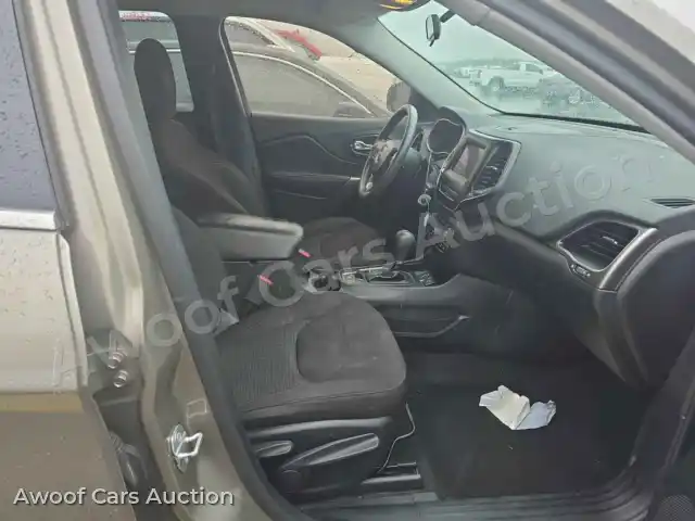 2019 Jeep Cherokee 1C4PJLCB2KD474165 — Manheim auction photo 8