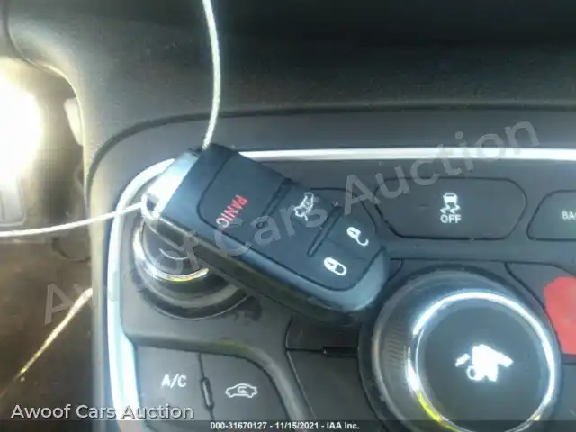 2016 Chrysler 200 1C3CCCAB3GN152670 — hoton gwanjo Iaai na 11