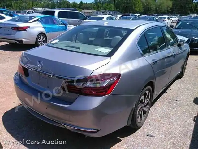 2017 Honda Accord 1HGCR2F7XHA055582 — Manheim auction photo 2