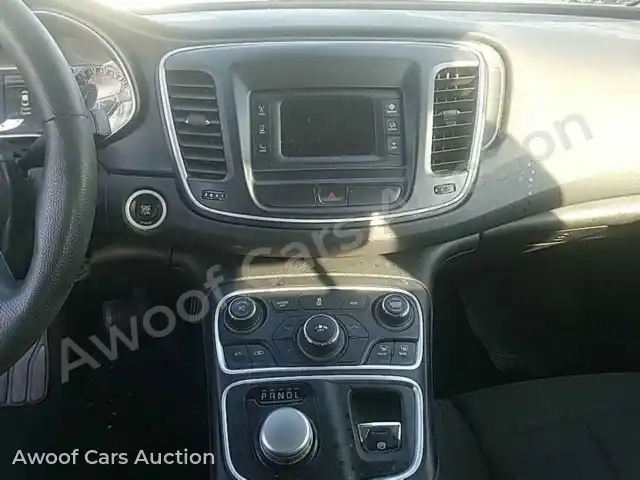 2015 Chrysler 200 1C3CCCABXFN697358 — Manheim auction photo 4
