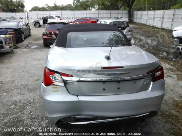 2012 Chrysler 200 1C3BCBEB9CN214521 — photo 6 de la vente Iaai
