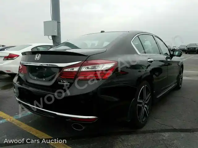 2017 Honda Accord 1HGCR3F93HA001483 — photo 2 de la vente Manheim