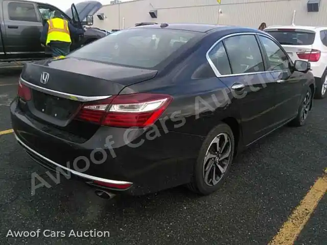 2017 Honda Accord 1HGCR2F84HA035806 — Manheim auction photo 2