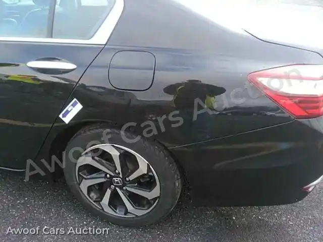 2017 Honda Accord 1HGCR2F84HA035806 — Manheim auction photo 15