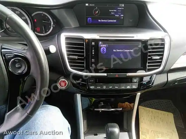 2017 Honda Accord 1HGCR2F84HA035806 — Manheim auction photo 4