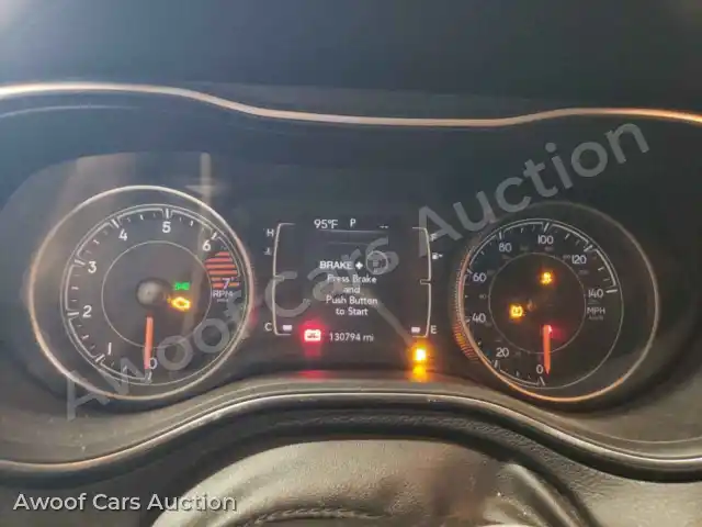 2019 Jeep Grand Cherokee 1C4PJLLB0KD184233 — photo 9 de la vente Copart