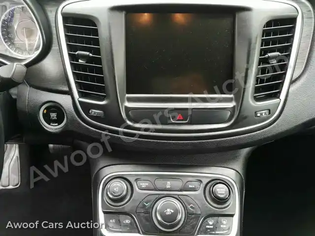 2015 Chrysler 200 1C3CCCAB4FN707978 — Manheim auction photo 4
