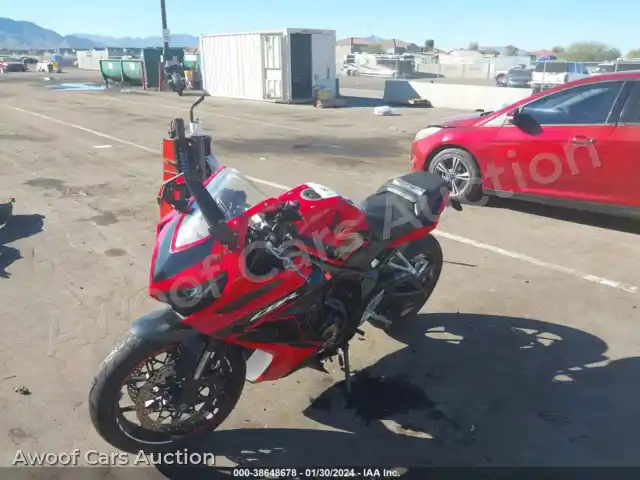 2023 Honda CBR650 MLHRH0150P5400029 — Iaai auction photo 2