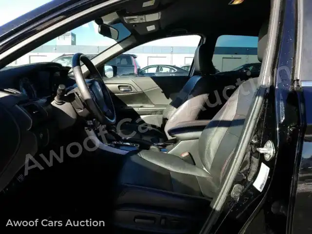 2017 Honda Accord 1HGCR2F1XHA069560 — photo 5 de la vente Manheim