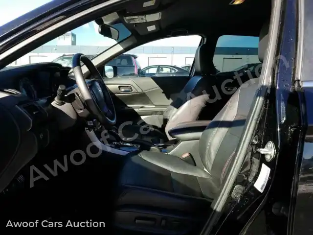 2017 Honda Accord 1HGCR2F1XHA069560 — photo 6 de la vente Manheim