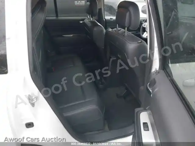 2016 Jeep Compass 1C4NJDEB2GD697646 — Iaai auction photo 8