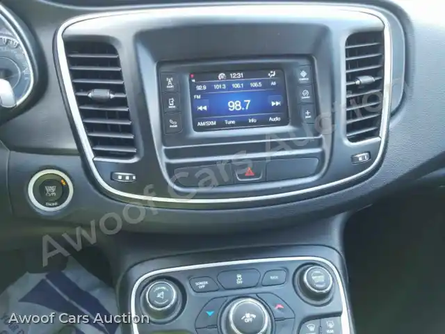 2016 Chrysler 200 1C3CCCAB6GN131764 — Manheim auction photo 4