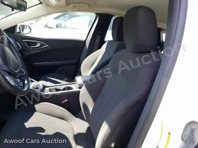 2016 Chrysler 200 1C3CCCAB6GN131764 — Manheim auction photo 3