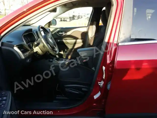 2015 Jeep Cherokee L 1C4PJMCB2FW726013 — Manheim auction photo 3