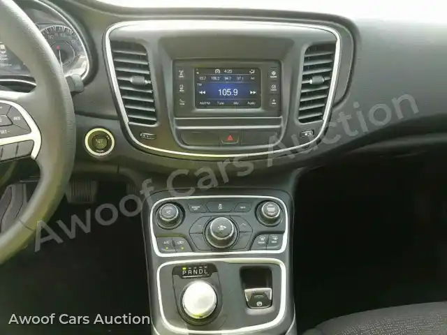 2015 Chrysler 200 1C3CCCAB7FN654208 — Manheim auction photo 4