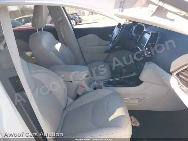 2019 Jeep Cherokee 1C4PJLDB4KD380805 — Iaai auction photo 5