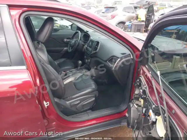 2019 Jeep Cherokee 1C4PJLLB5KD301241 — Iaai auction photo 5