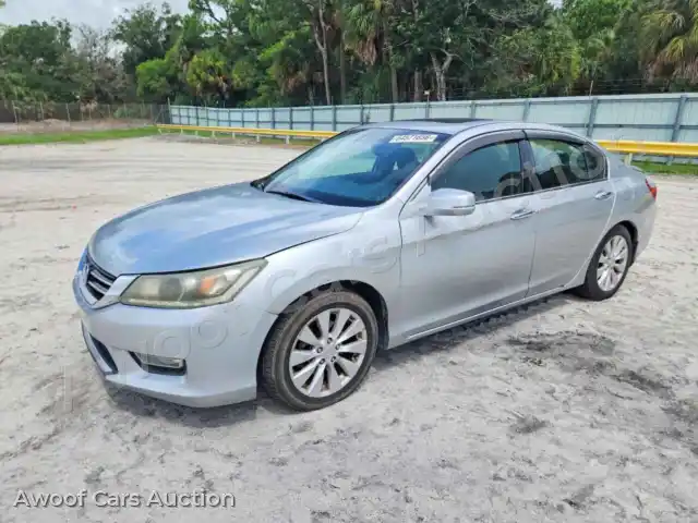 2013 Honda Accord 1HGCR3F83DA002828 — Copart auction photo 1