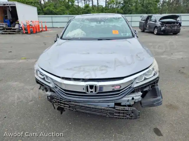 2017 Honda Accord 1HGCR3F88HA018321 — photo 5 de la vente Copart
