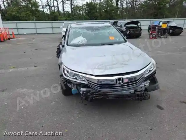 2017 Honda Accord 1HGCR3F88HA018321 — photo 13 de la vente Copart