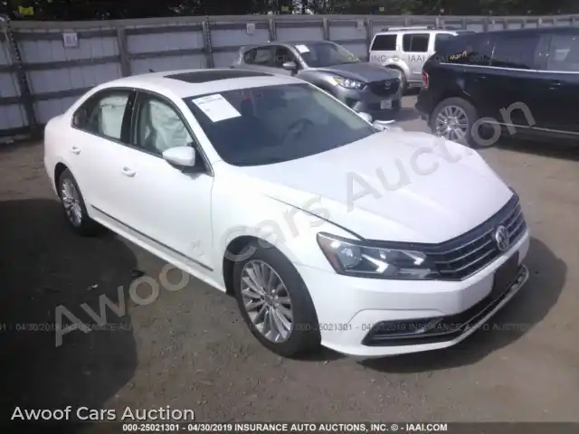 2016 Volkswagen Passat 1VWBT7A31GC012486 — Iaai auction photo 1