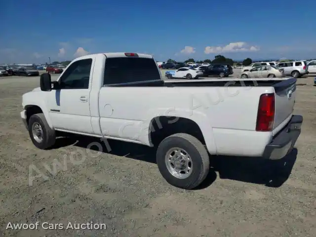 2002 Chevrolet Silverado 1GBHC24U32Z243095 — Copart auction photo 2