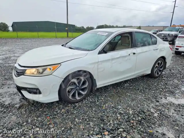2017 Honda Accord 1HGCR2F86HA064269 — photo 1 de la vente Copart
