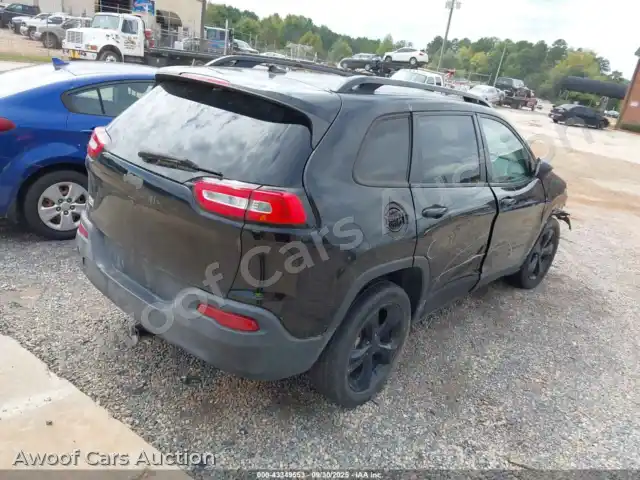 2018 Jeep Cherokee 1C4PJLCB4JD595570 — Iaai auction photo 4