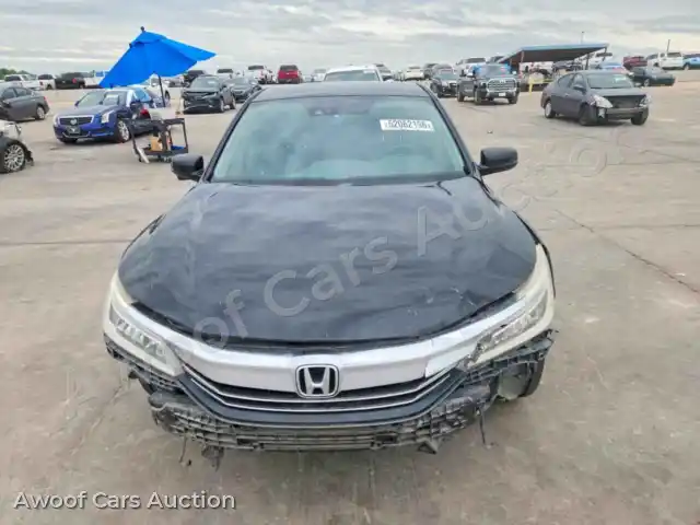 2017 Honda Accord 1HGCR3F9XHA037574 — Copart auction photo 5