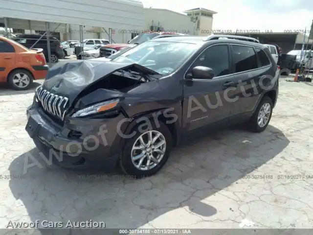 2018 Jeep Cherokee 1C4PJLLB6JD511216 — Iaai auction photo 2