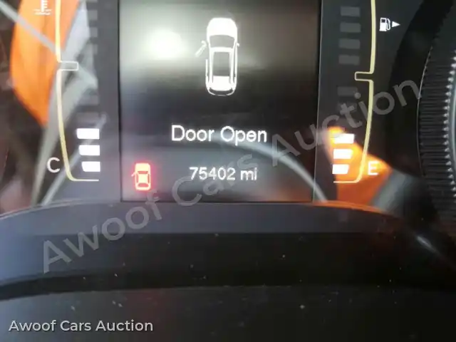 2018 Jeep Cherokee 1C4PJLLB3JD511903 — photo 8 de la vente Copart
