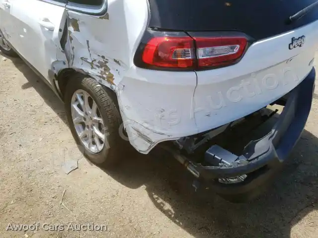 2018 Jeep Cherokee 1C4PJLLB3JD511903 — photo 9 de la vente Copart