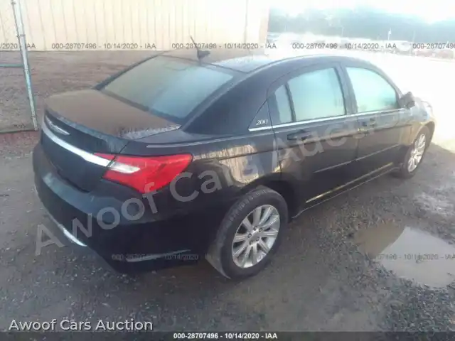 2013 Chrysler 200 1C3CCBBB4DN713821 — Iaai auction photo 4
