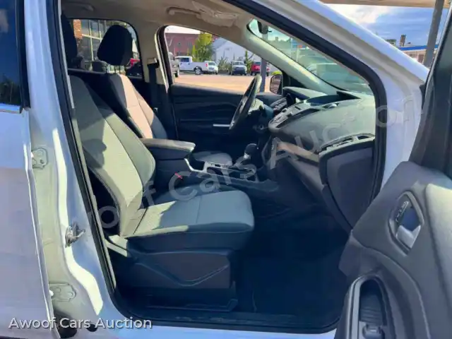 2017 Ford Escape 1FMCU9GD8HUC04625 — hoton gwanjo Copart na 5