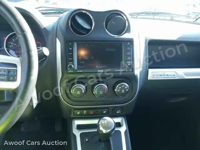 2017 Jeep Compass 1C4NJCEA3HD131482 — photo 4 de la vente Manheim