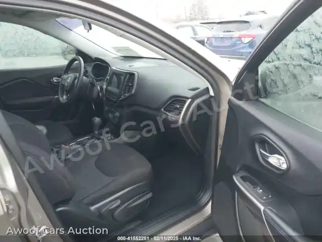 2019 Jeep Cherokee 1C4PJLCB8KD327123 — Iaai auction photo 5